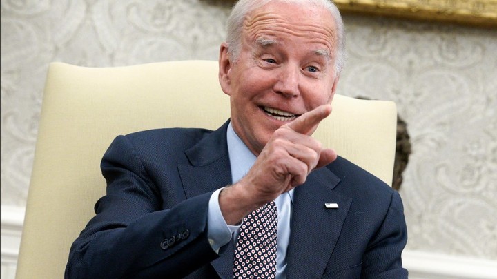 Кто лучше для России - Байден или Трамп? Медведев напомнил историю