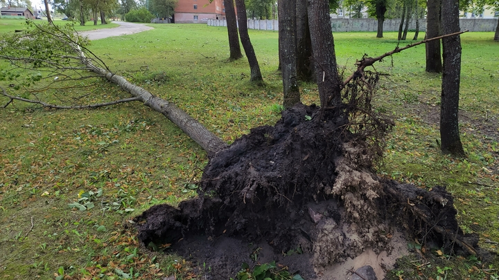 В Сочи оползень угрожает многоэтажке