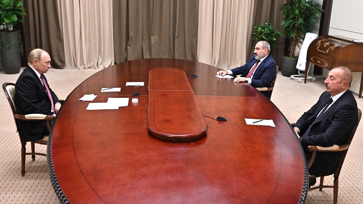 Путин пригласил Пашиняна и Алиева на саммит: Россию беспокоят действия Запада в братской Армении