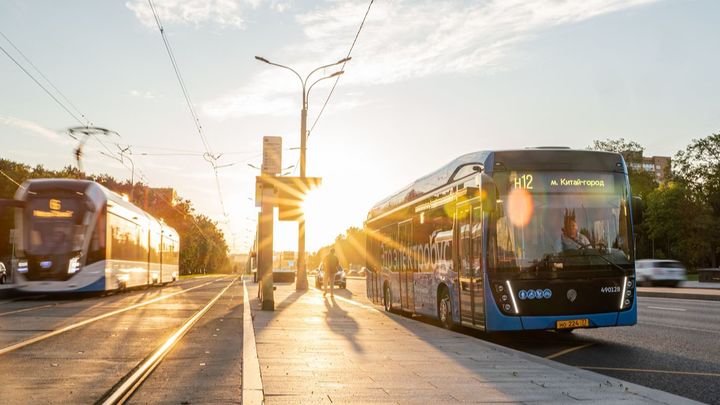 Собянин: Контакт-центр московского транспорта помогает пассажирам уже 11 лет