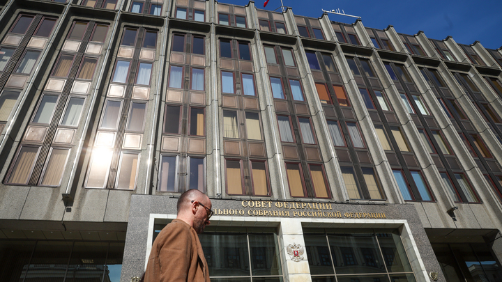 Сенатор и экс-глава Белгородской области Евгений Савченко подал в отставку