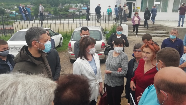Жители Тунгокоченского района рассказали о своих проблемах губернатору Забайкалья
