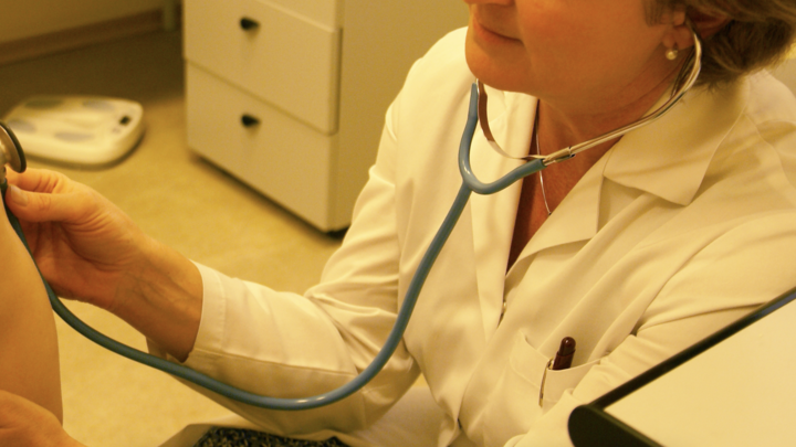 Наших детей лечат врачи-небратья: Воины ZOV не простят