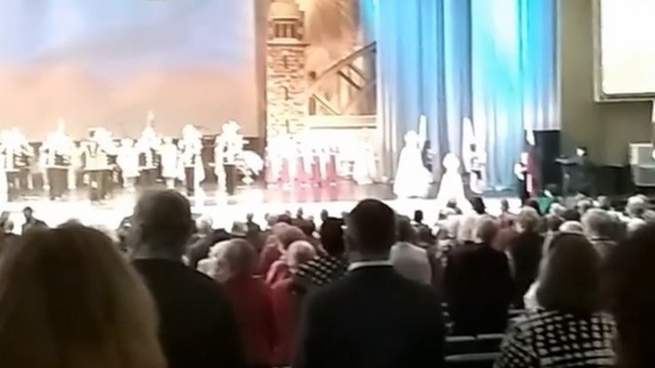 Пенсионеров из Санкт-Петербурга собрали на концерт в разгар пандемии коронавируса