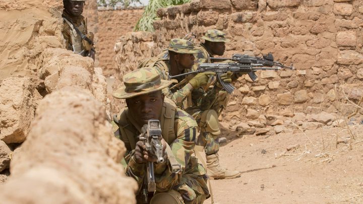 В Буркина-Фасо объявили всеобщую мобилизацию: Объявлена война террористам