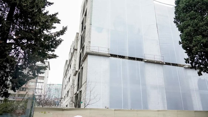 В Сочи на месте долгостроя планируют сделать сквер