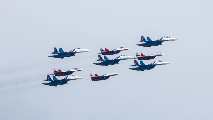 Союзник и близкий сосед. Путин может отблагодарить товарища Кима партией Су-57