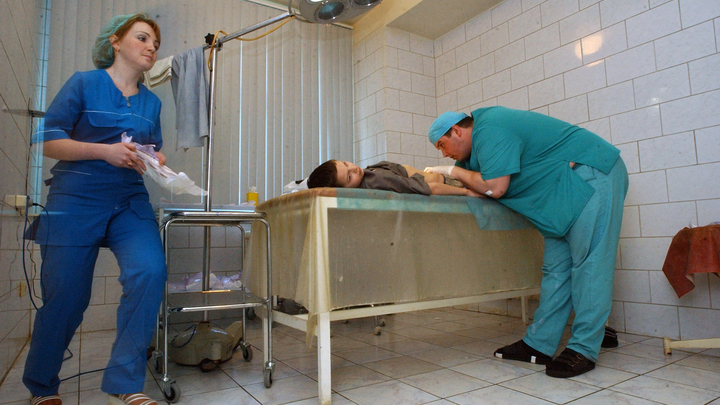 Ушла в гости на два дня: на Кубани четверо детей отравились лекарствами, пока мамы не было дома