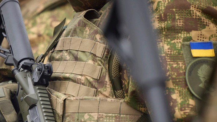 Депутат ВР опубликовала фото с Залужным якобы после сведений о его ранении