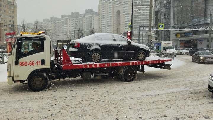 В Подмосковье будут эвакуировать мешающие уборке снега и мусора машины
