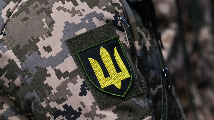 В Киеве сожгли 12 автомобилей украинских военных из ненависти к ВСУ