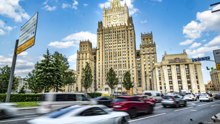 Для чего в МИД России вызваны послы Британии и Франции. Под постом Захаровой гадают: Да, сказать им, что Сарматы не промахиваются