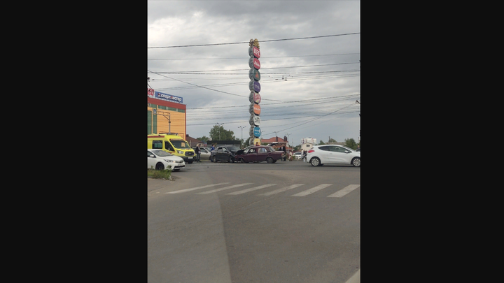 В массовом ДТП в Иванове водитель «Жигулей» получил рваные раны кистей рук