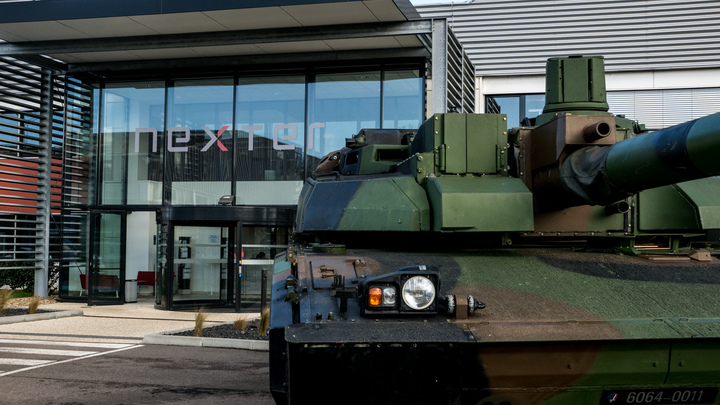 Франция двинула танки к границам Украины