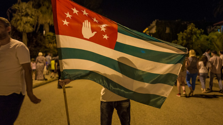 Пушилин, введи войска: Ополченец иронично оценил участие героя ДНР в абхазском противостоянии