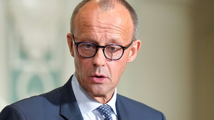 Социальный туризм украинцев заставил немецкого политика ругаться и каяться