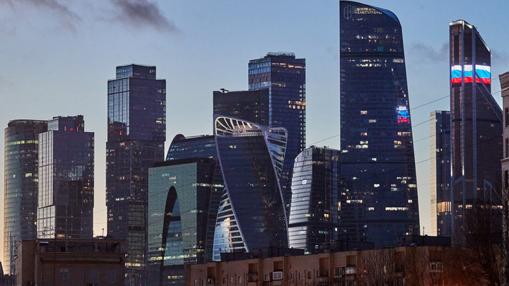 Праздники не помеха: В Москве рассказали о работе городских служб