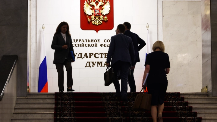 Депутаты Госдумы пожаловались Минздраву на врачей-мигрантов
