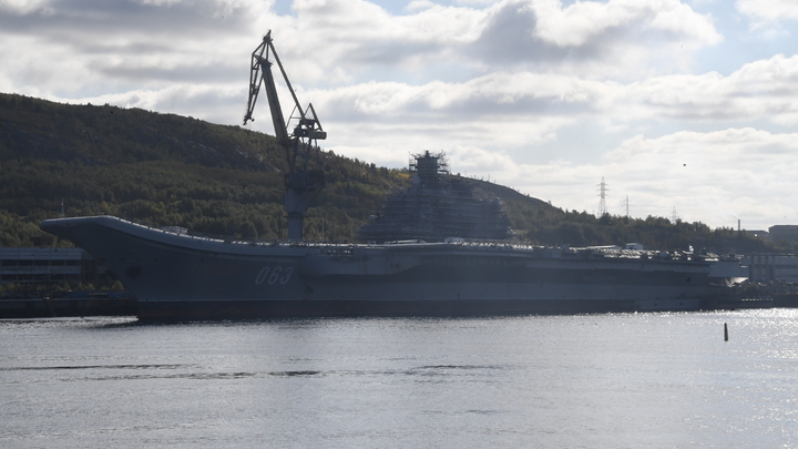 Когда выйдет из дока авианосец Адмирал Кузнецов: Глава ОСК назвал сроки