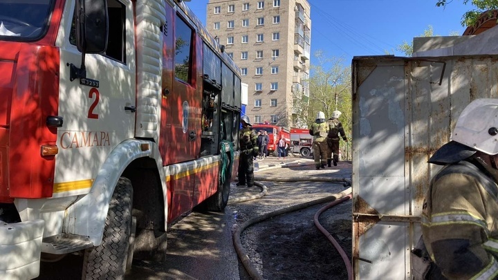 В Самаре в квартире в доме на улице Ново-Садовой произошел пожар