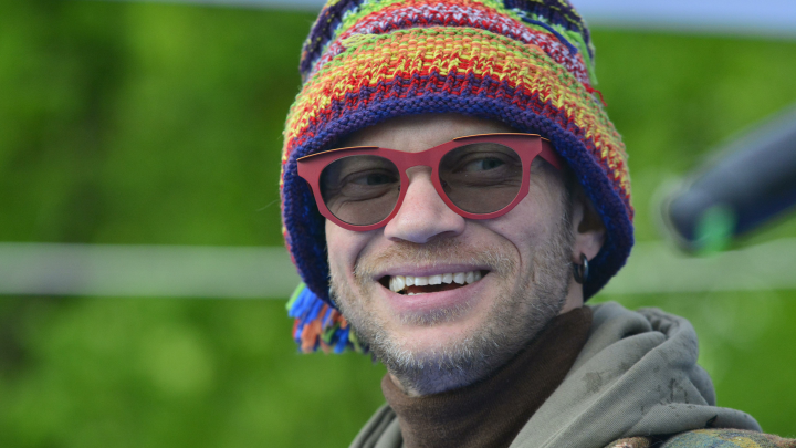 Пьяный дебош в бизнес-классе: Телеведущего Хрусталёва сняли с рейса за оскорбления