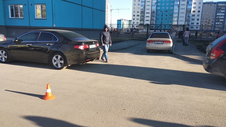 За сутки в Новосибирске и Бердске двух детей на самокатах сбили машины