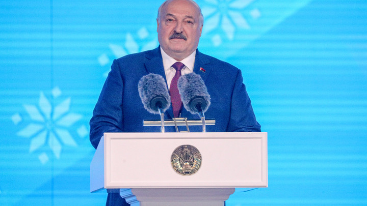 Я вам просто советую на это бешенство не обращать внимания: Лукашенко о пользе экономических санкций