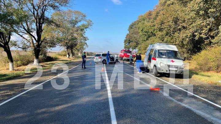 В Мостовском районе утром в ДТП пострадали шесть человек, половина из них - дети