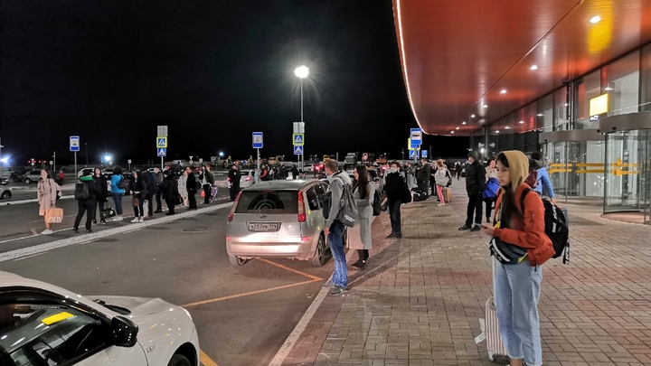 В аэропорту Челябинска идет эвакуация пассажиров и сотрудников