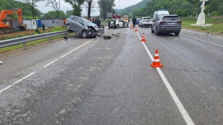 На Кубани в массовом ДТП пострадали четыре человека