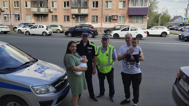 В Самаре сотрудники ГИБДД помогли доставить беременную женщину в роддом