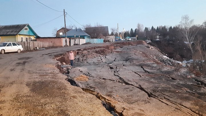 Сошедший оползень напугал жителей южноуральского города