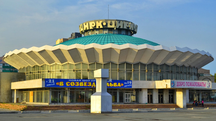 Ищите объезд: в Челябинске у цирка меняют схему движения транспорта