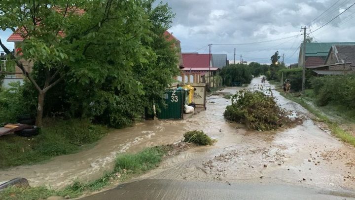 В Горячем Ключе за вечер выпала месячная норма осадков