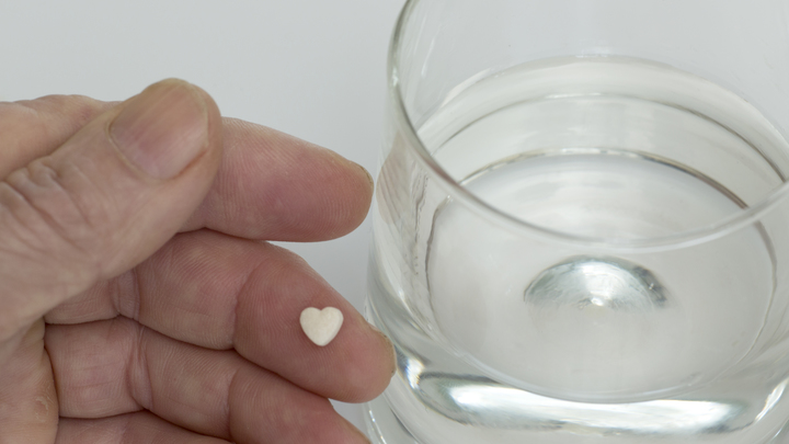 Почему болит живот? Врач: причина в воде