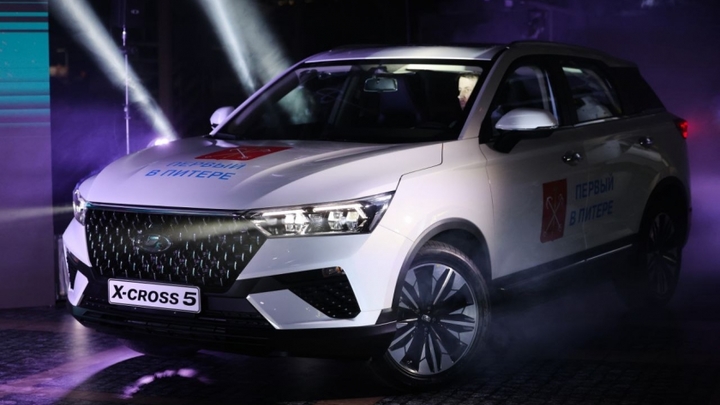 В Петербурге запускают серийный выпуск автомобилей LADA