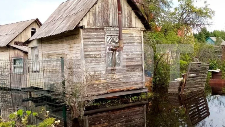 Жители СНТ Восход оказались затоплены: вода прибывает уже месяц