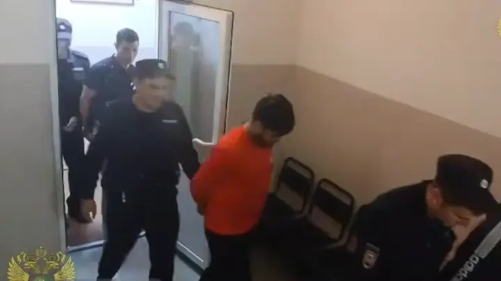 Отменили приговор мигрантам, изнасиловавшим официантку на пляже в Приморье