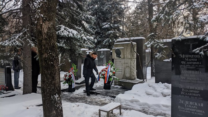В Петербурге суд вернул следователю дело о фальсификации доказательств кладбищенской монополии