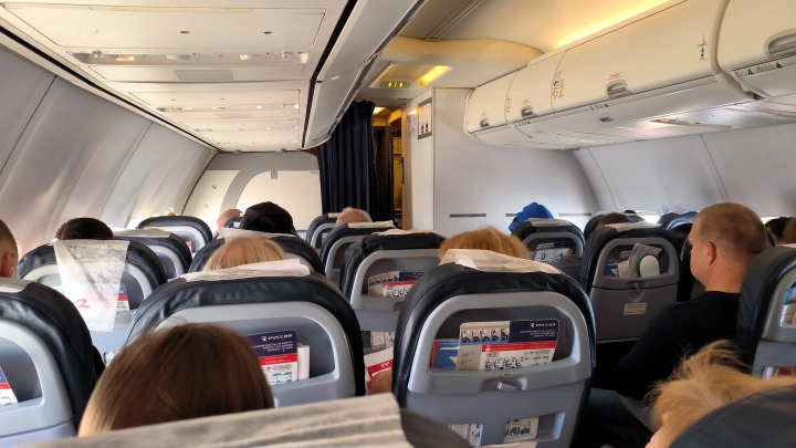 Туристов заперли в самолете в Шереметьево на 5 часов