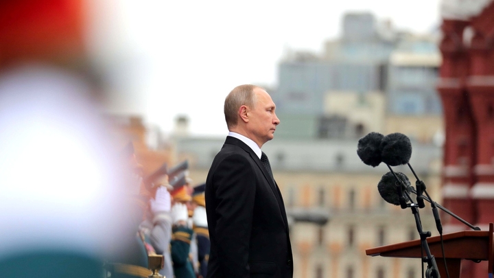 Путин нарушил режим самоизоляции ради Дня Победы