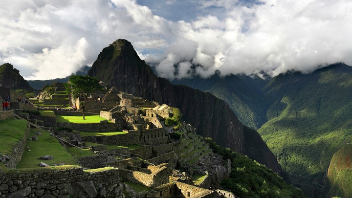 Ждал и мечтал семь месяцев: Власти Перу открыли Мачу-Пикчу для единственного туриста из Японии