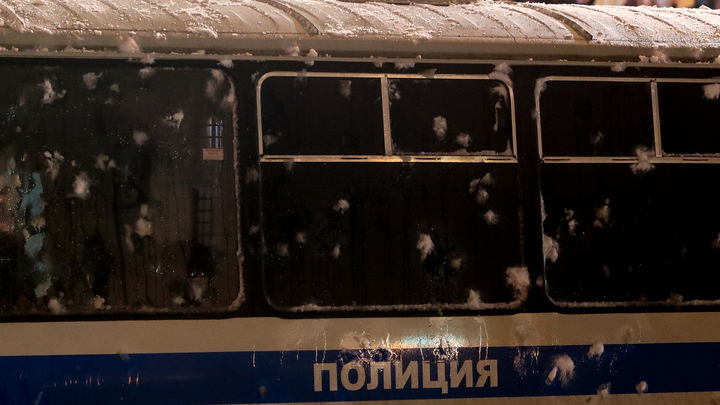 Сдали нервы: в Магнитогорске в трамвае из травмата стреляли в подростков