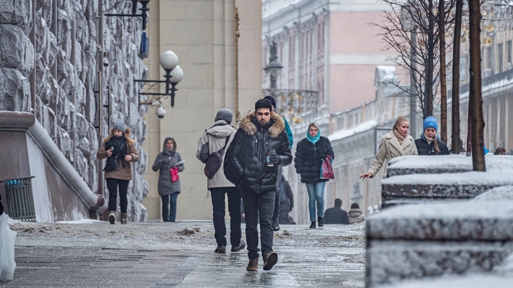 Москвичей напугали мощным циклоническим пауком: Метеорологи предупредили, что голову разорвёт