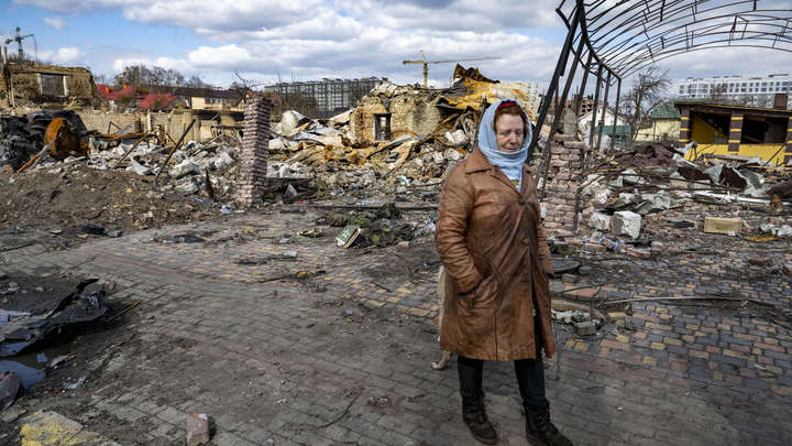 Эвакуированные жители Бучи рассказали о русских солдатах: Спросили, голодаем ли мы