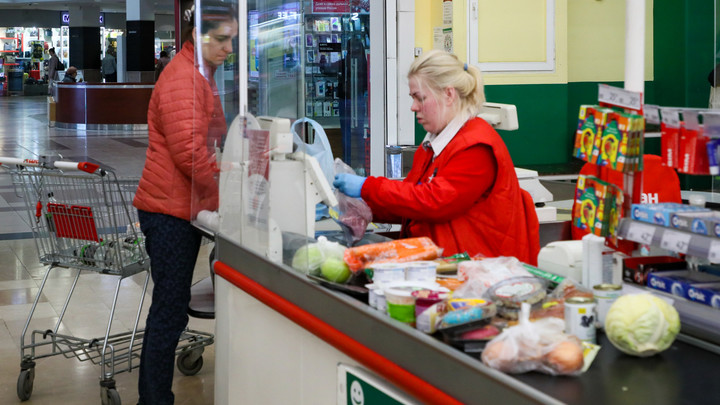 Начавшие портиться продукты можно есть. Врач назвала главное исключение: Нужно выбрасывать