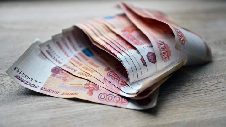 Петербургские пенсионеры только за июнь набрали кредитов на 14 миллиардов