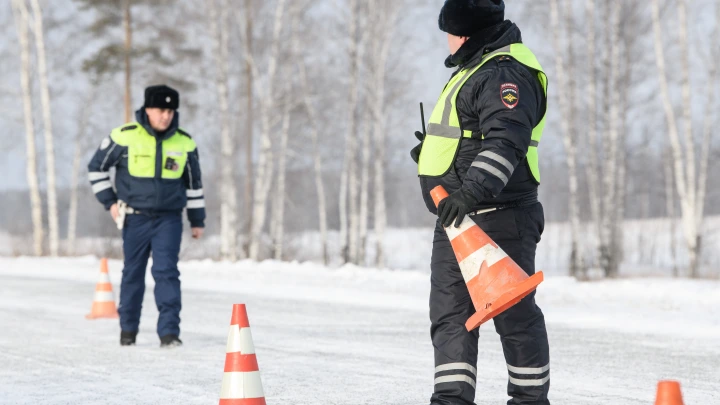 Один погиб, трое — в больнице: в Екатеринбурге иномарка влетела в пешеходов