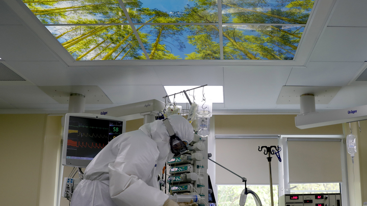 Врачи обнаружили странные особенности COVID у стариков