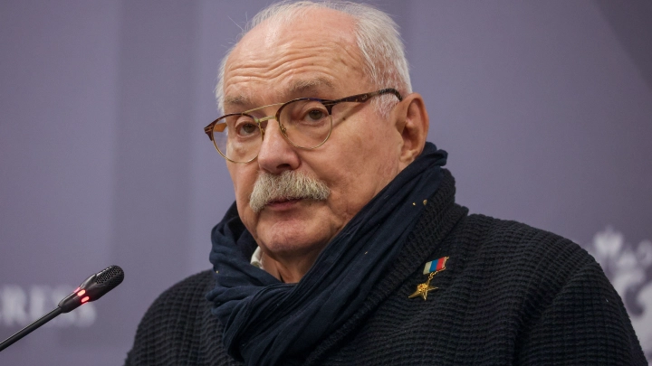 Михалков рассказал историю появления названия культового фильма «Утомленные солнцем»